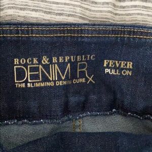 Rock & Republic elastic waist jeans